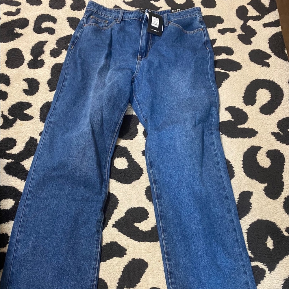 Fashion nova mom jeans straight leg super cute!!